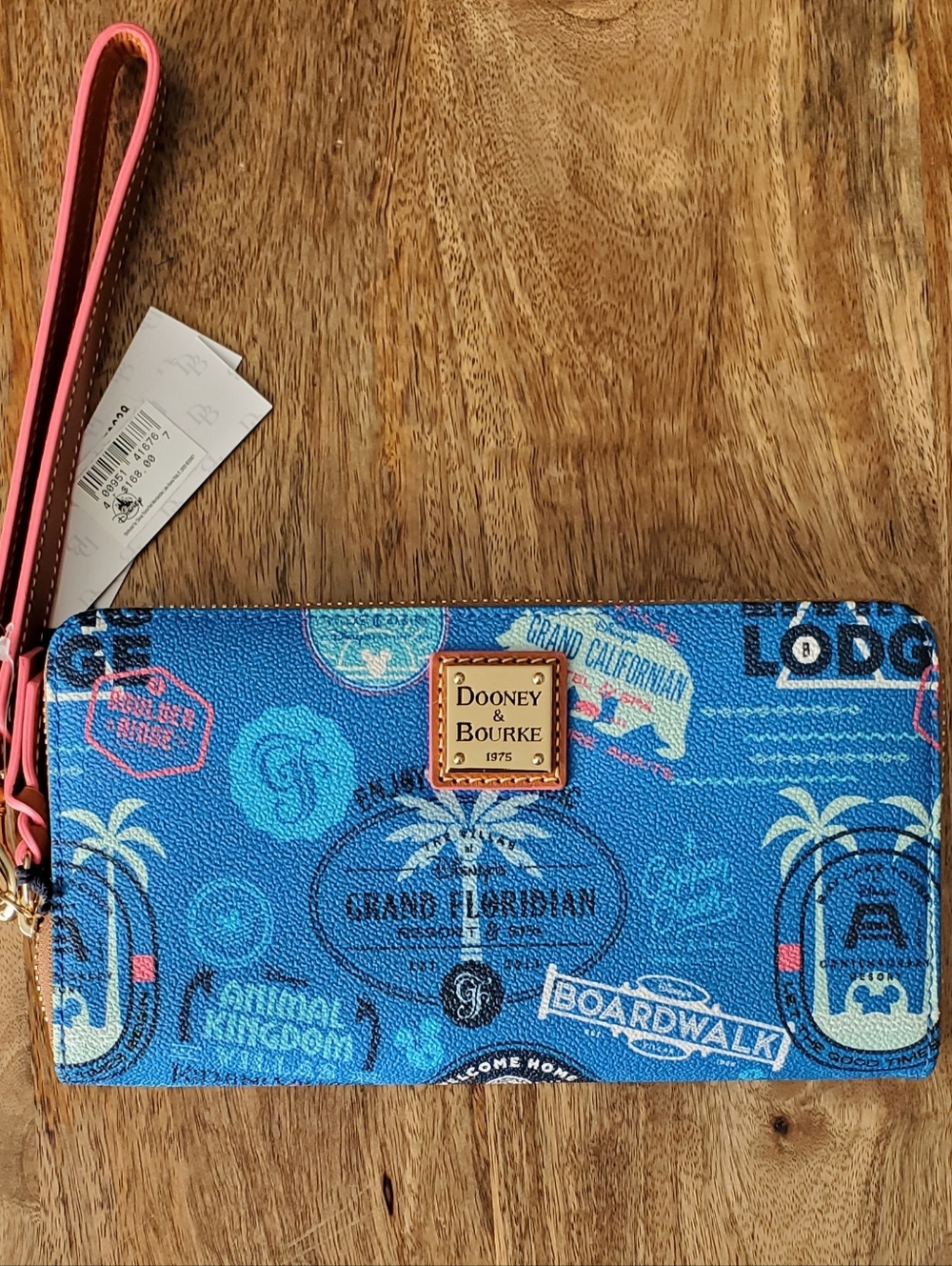 New Dooney & Bourke Disney Parks Vacation Club Large Zip Wallet Wristlet